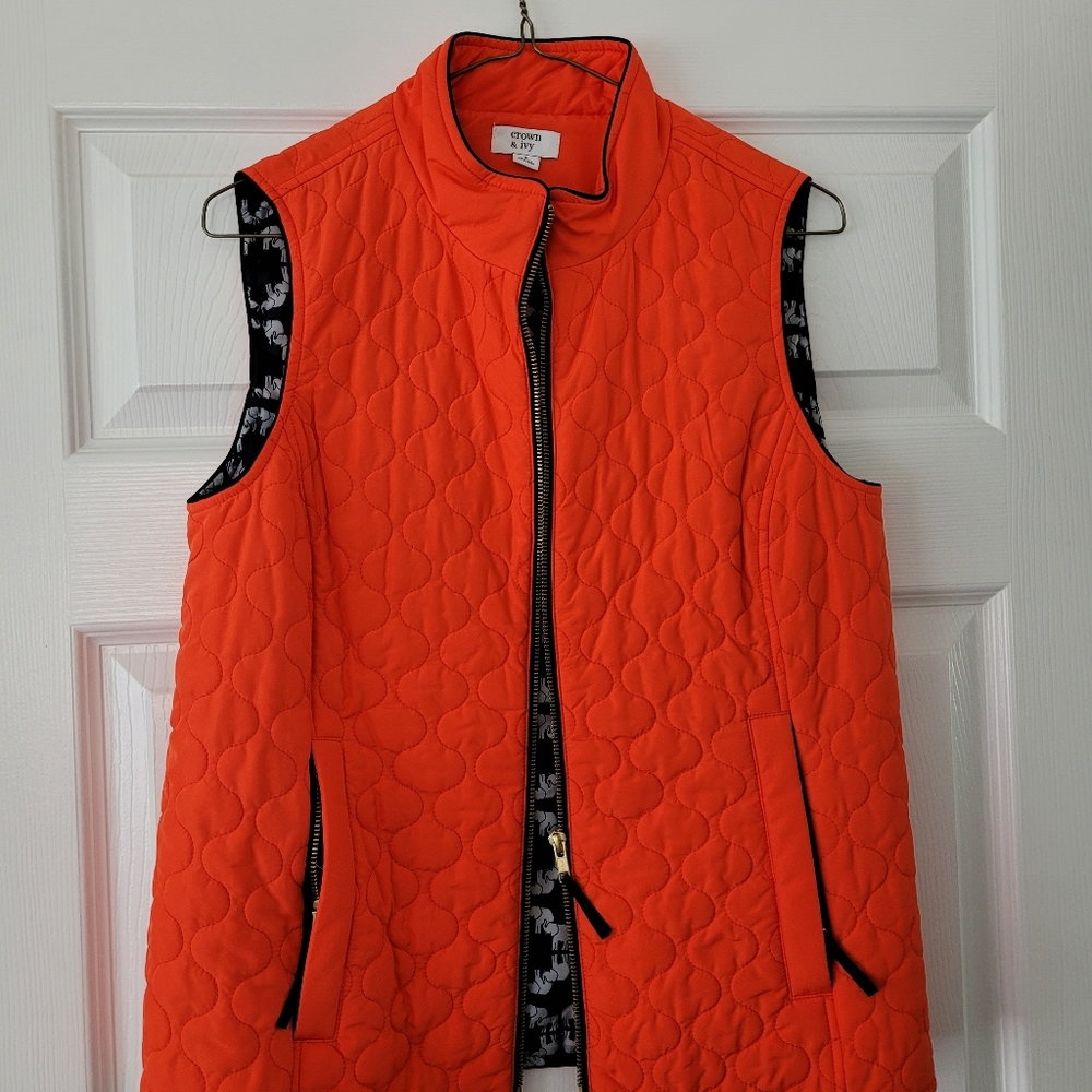 Crown and Ivy Orange Quilted Vest Size Small
